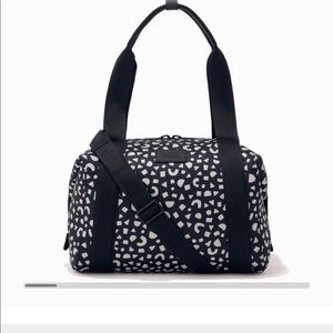 NWT Dagne Dover Landon Carryall Medium Tote